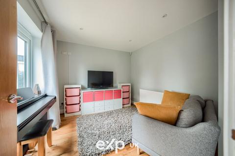 5 Glenwood Drive, Cheswick Green, Solihull, B90 4HJ