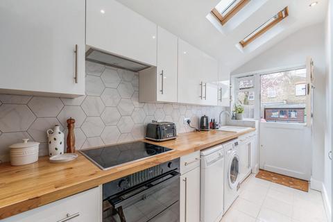 8a Ridley Road, London, SW19 1EU