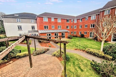 1 bedroom ground floor flat for sale