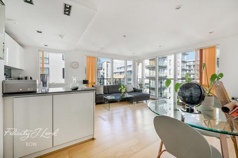 2 bedroom flat to rent, Yeo Street, LONDON
