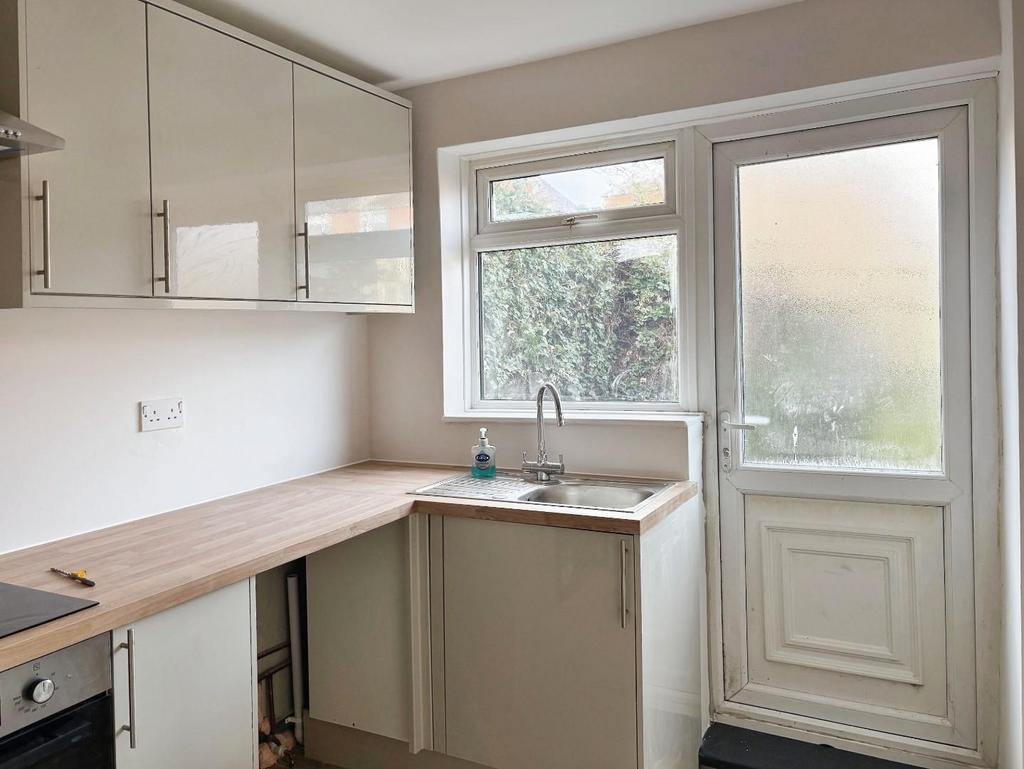Kitchen2.jpg