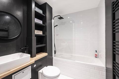 2 bedroom flat for sale, Eagle Works East, Quaker Street, E1, Spitalfields, London, E1