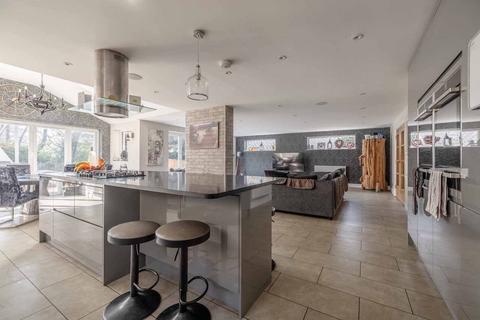 4 bedroom detached house for sale, Turners Wood Drive, Chalfont St Giles HP8