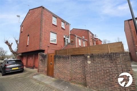 29 Parkway, Erith, DA18 4HG