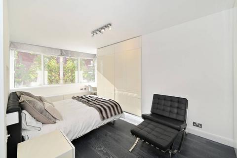 Lower Sloane Street, Chelsea, London, SW1W