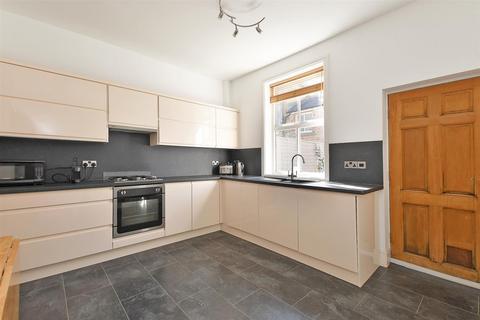 21 Marr Terrace, Sheffield, S10 3GL