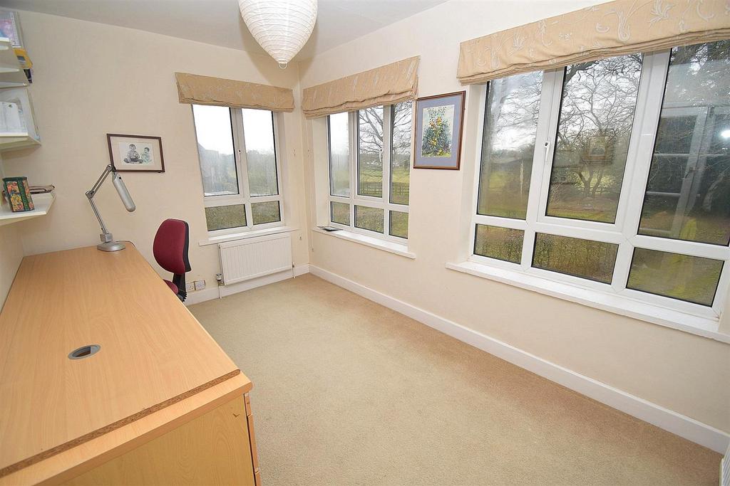 Main bedroom part 2.jpg