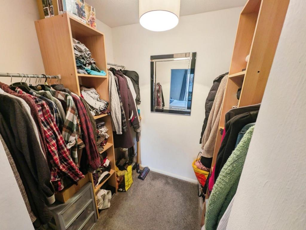 Walk-in Wardrobe