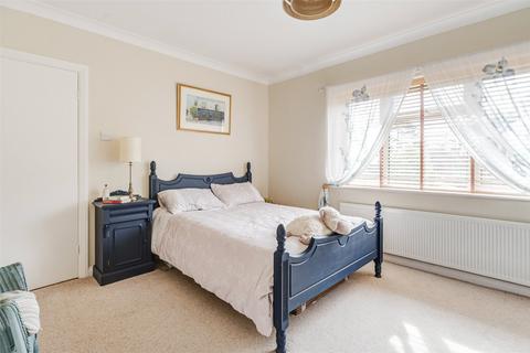 12 Second Avenue, Worthing, BN14 9NX