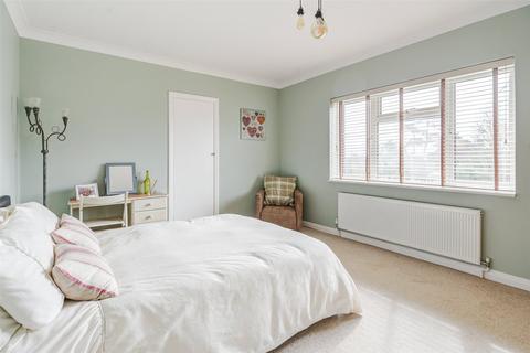 12 Second Avenue, Worthing, BN14 9NX