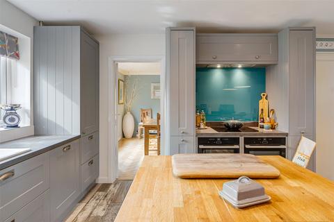 12 Second Avenue, Worthing, BN14 9NX