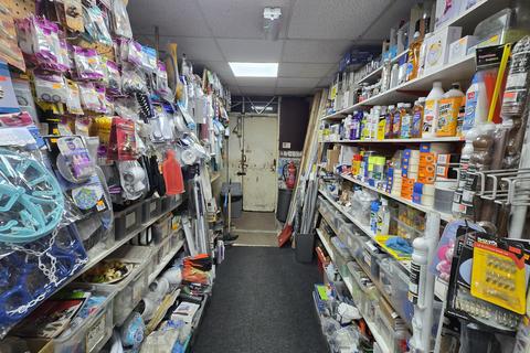 Shop to rent, Londonderry Road, Oldbury, B68