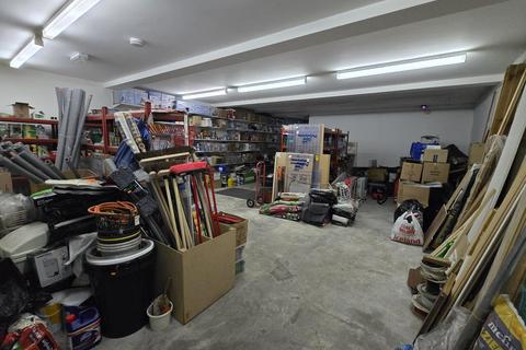 Shop to rent, Londonderry Road, Oldbury, B68