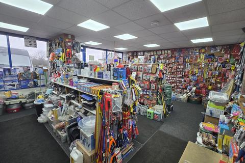 Shop to rent, Londonderry Road, Oldbury, B68