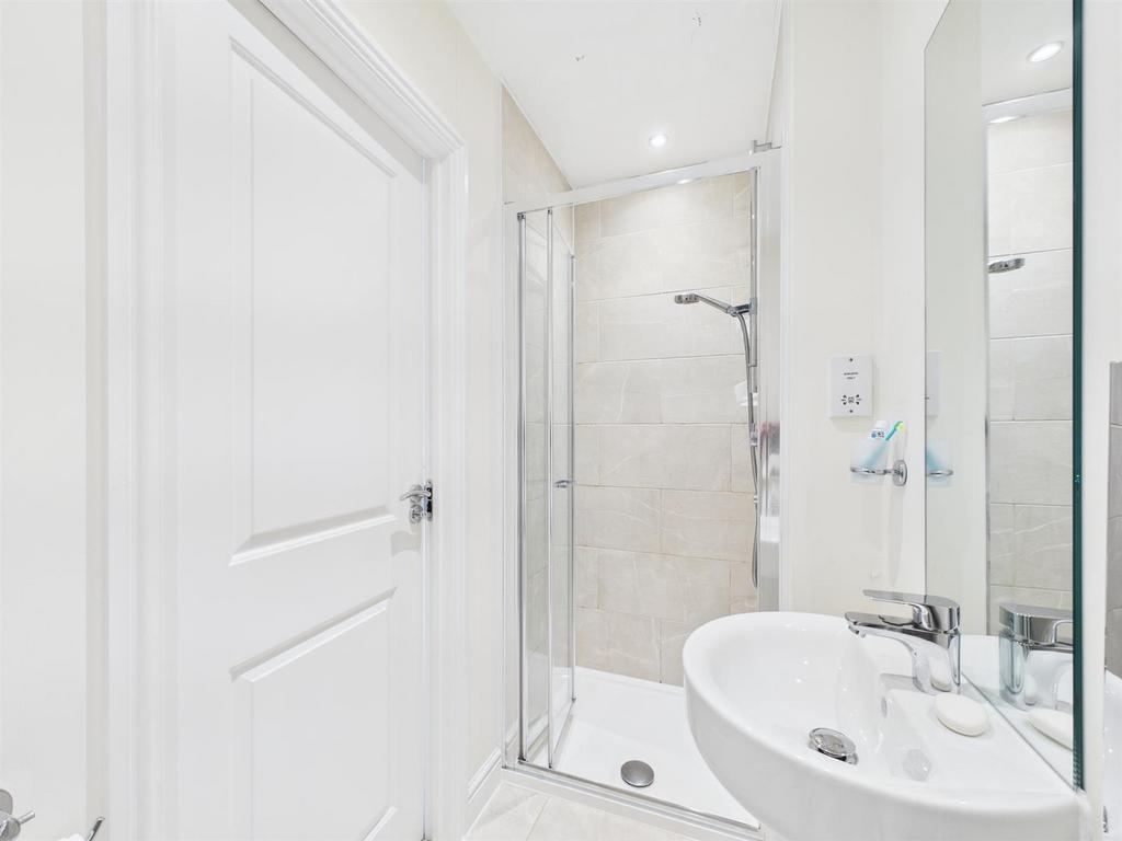 Bedroom Two En-suite