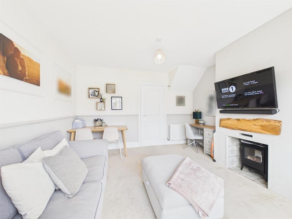 Living Room (2)
