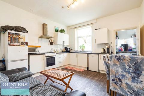 3 bedroom terraced house for sale, Sydenham Place, Peel Park, Bradford, West Yorkshire, BD3 0LA