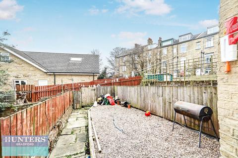 3 bedroom terraced house for sale, Sydenham Place, Peel Park, Bradford, West Yorkshire, BD3 0LA