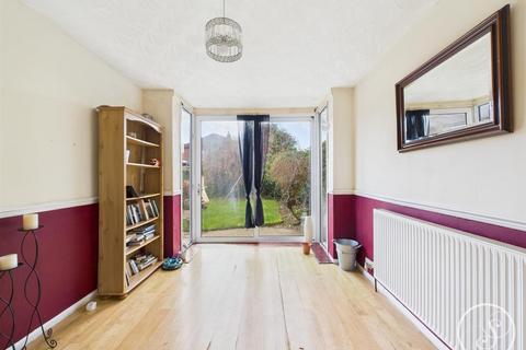 3 Baronsway, Leeds, LS15 7AW