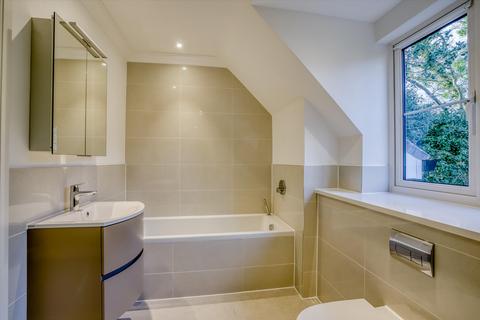 1 bedroom flat for sale, Haslemere Heights, Hill Road, Haslemere, Surrey, GU27.