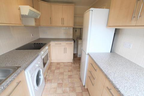 3 bedroom terraced house to rent, Arethusa Way, Woking GU24