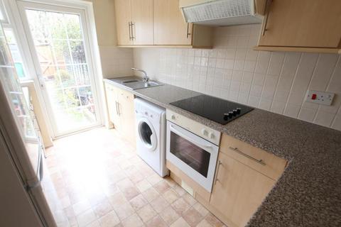 3 bedroom terraced house to rent, Arethusa Way, Woking GU24
