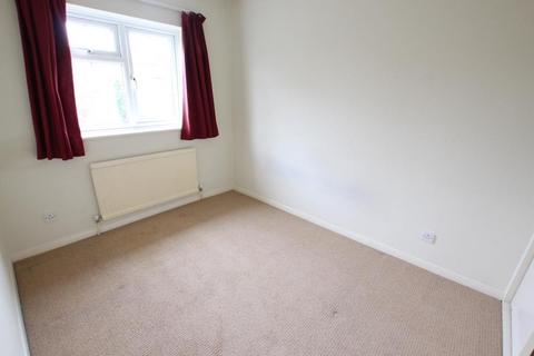 3 bedroom terraced house to rent, Arethusa Way, Woking GU24
