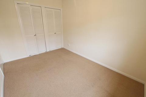 3 bedroom terraced house to rent, Arethusa Way, Woking GU24