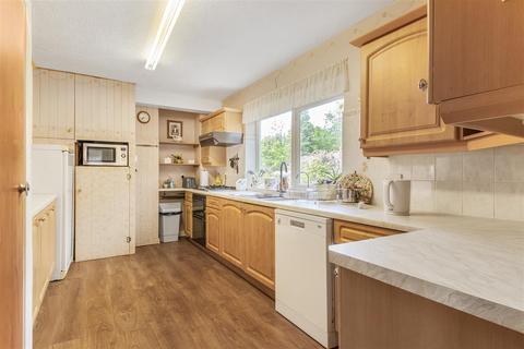 5 bedroom detached house for sale, Willow Walk, Meopham