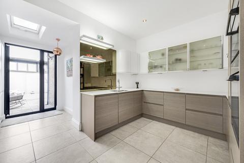 3 bedroom terraced house for sale, Taybridge Road, London, SW11