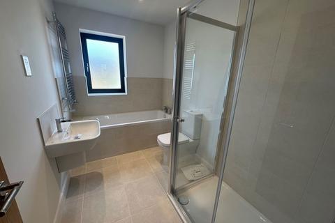 4 bedroom end of terrace house to rent, Roman Road, Corby NN18