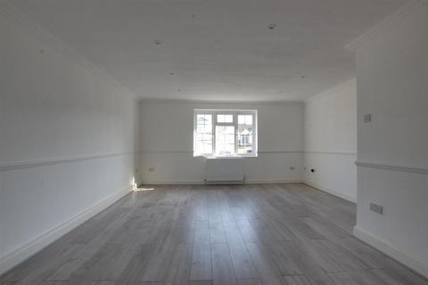 2 bedroom flat for sale, Chase Ridings, Enfield