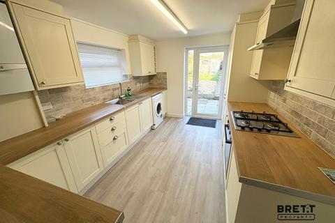 4 bedroom terraced house to rent, 21 Water Street, Pembroke Dock, Pembrokeshire. SA72 6DN