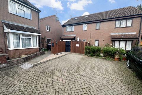 1 bedroom house for sale, Copperfields, Luton LU4