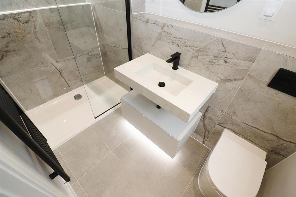 En-suite Shower Room / WC
