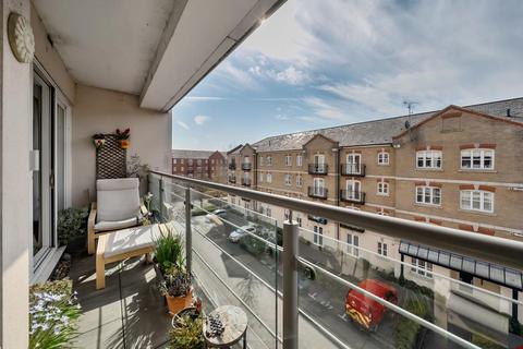 2 bedroom flat for sale, Aylesbury,  Buckinghamshire,  HP21