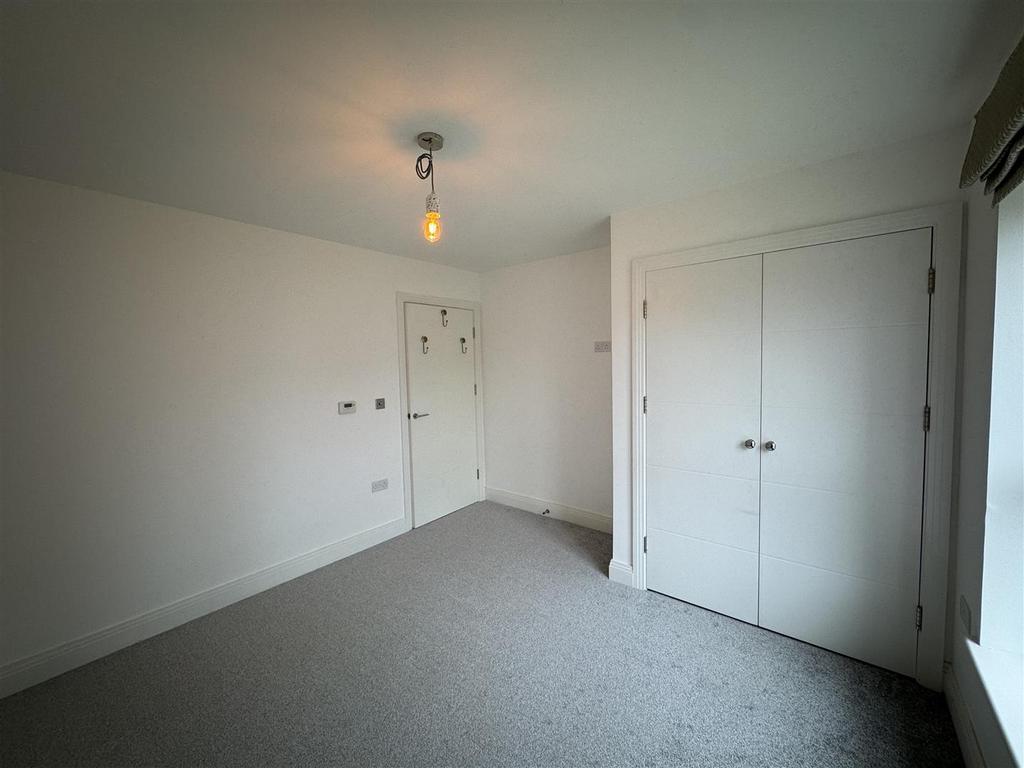 Bedroom pic 4.jpeg