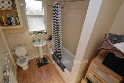 2 bedroom terraced house to rent, Thornville Terrace, Hyde Park LS6