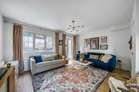 12 Firs Crescent, Kings Worthy, Winchester, SO23 7NF