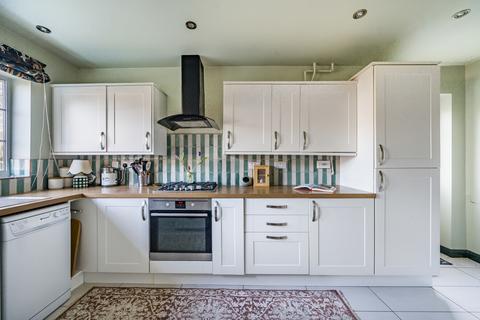 12 Firs Crescent, Kings Worthy, Winchester, SO23 7NF