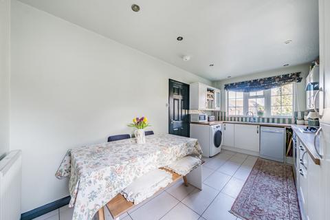12 Firs Crescent, Kings Worthy, Winchester, SO23 7NF