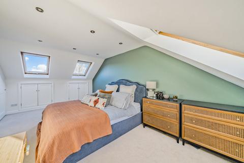 12 Firs Crescent, Kings Worthy, Winchester, SO23 7NF