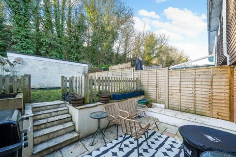 12 Firs Crescent, Kings Worthy, Winchester, SO23 7NF