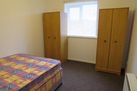 2 bedroom flat for sale, Burket Close, Southall UB2
