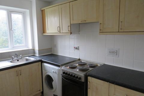 2 bedroom flat for sale, Burket Close, Southall UB2