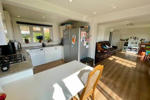 15 Elmtree Avenue, Cockernhoe, Luton, LU2 8QA