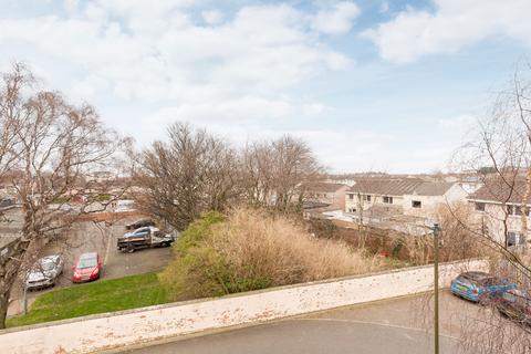 205/6 Duddingston Park South, Edinburgh, EH15 3EJ