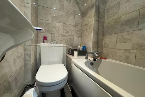5 bedroom flat for sale, Adelaide Road, London