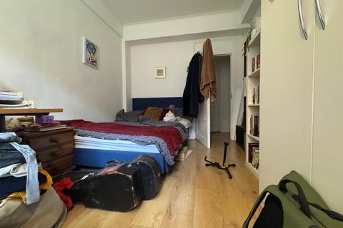 5 bedroom flat for sale, Adelaide Road, London