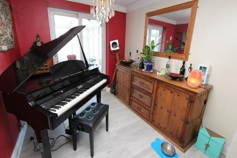 4 bedroom detached house for sale, Overland Crescent, Apperley Bridge, Bradford